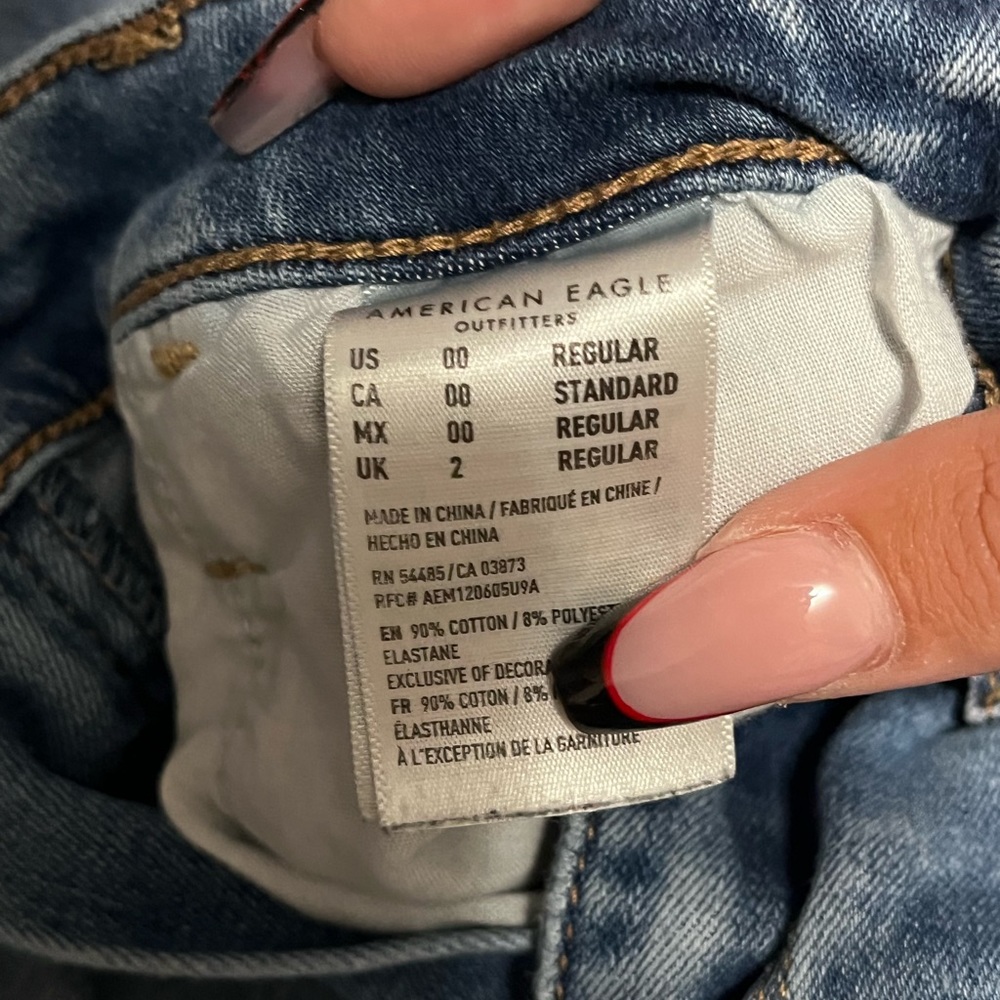 AMERICAN EAGLE JEANS